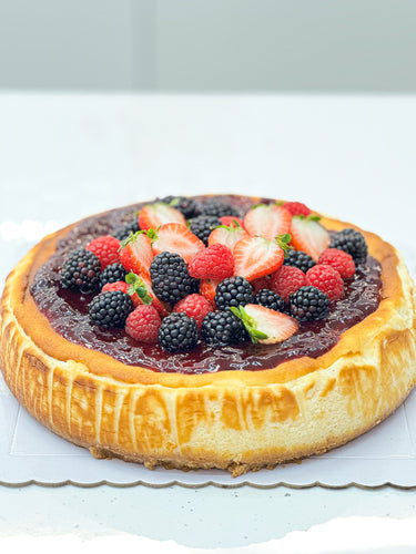 🍰✨ ¡Disfruta de nuestro irresistible Cheesecake Clásico! 🍓❤️