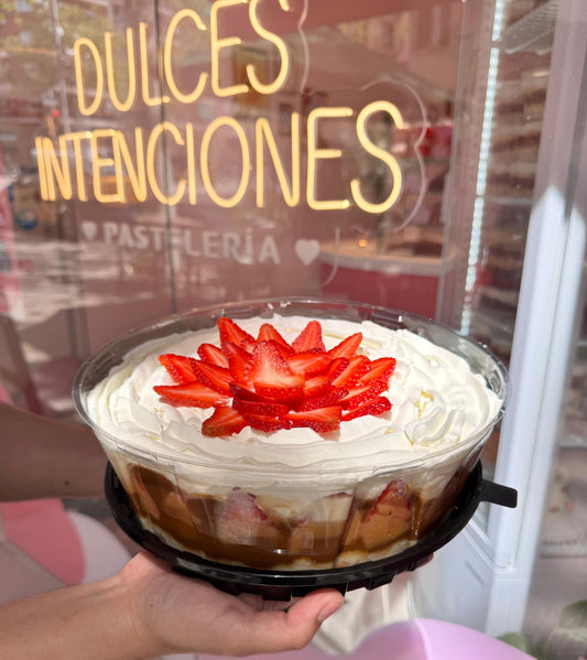 Tres leches clásico & Dulce de leche y fresas
