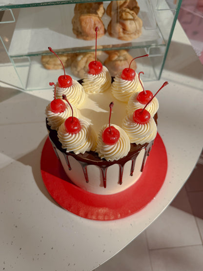 Cherry Noir Cake